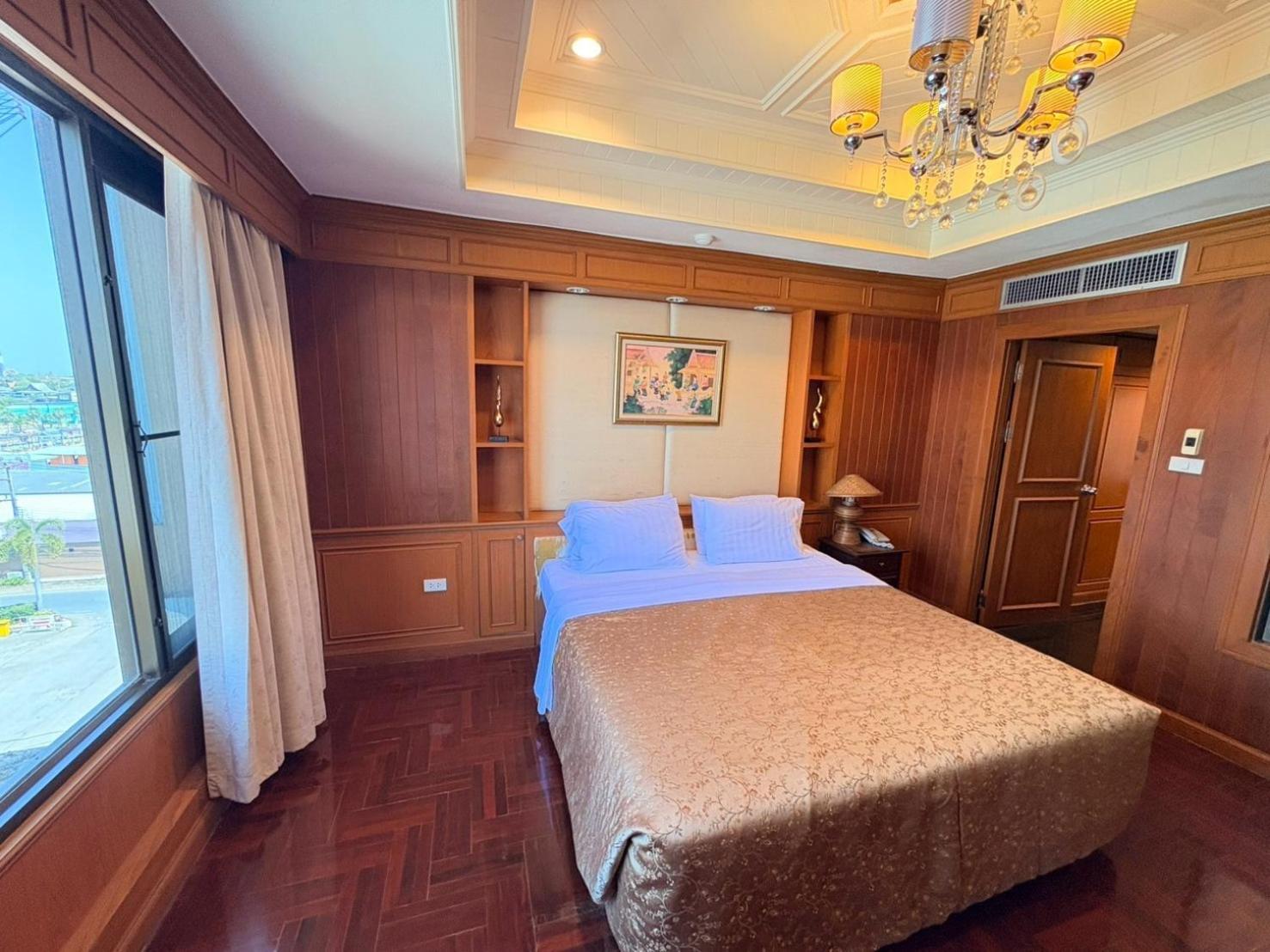 Taksilahotel Maha Sarakham Exterior foto